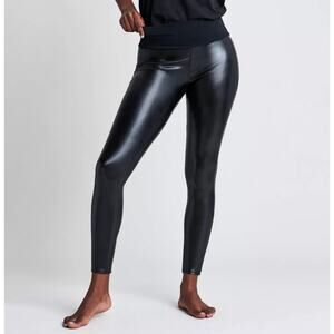 Spanx by Asset 20258R All Over Faux Leather Legging Size Medium